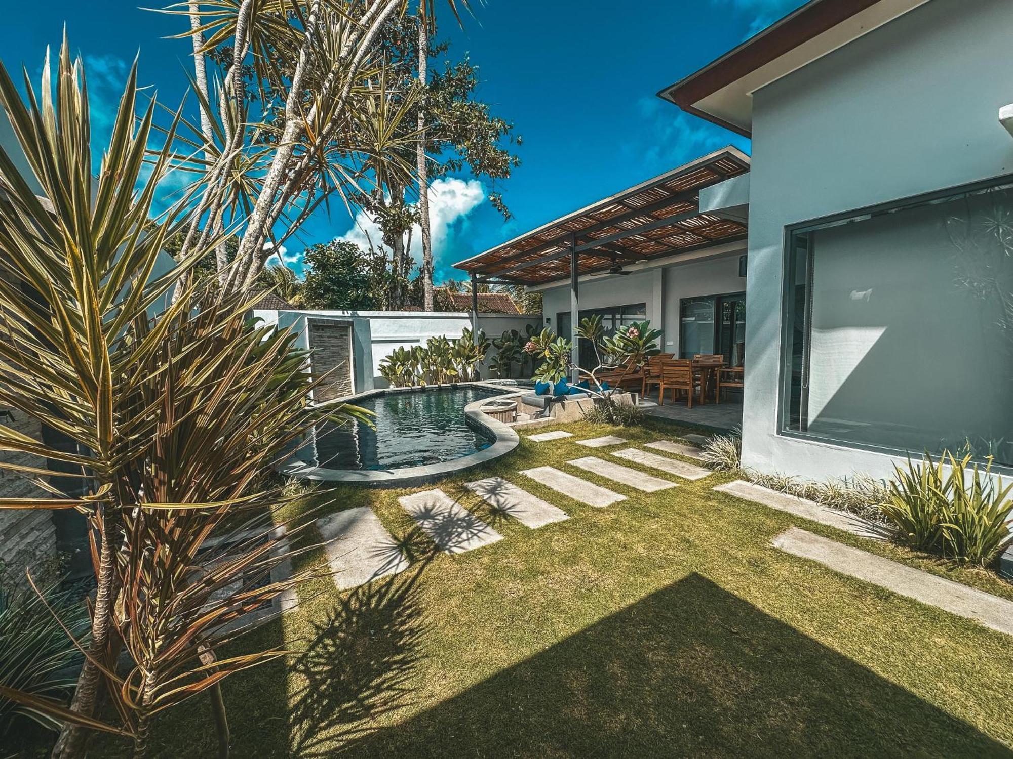 Tropik Resort Lombok Selong Belanak Exterior foto